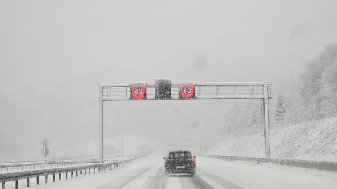 STIŽE SNIJEG! Hrvatske autoceste objavile upozorenje vozačima