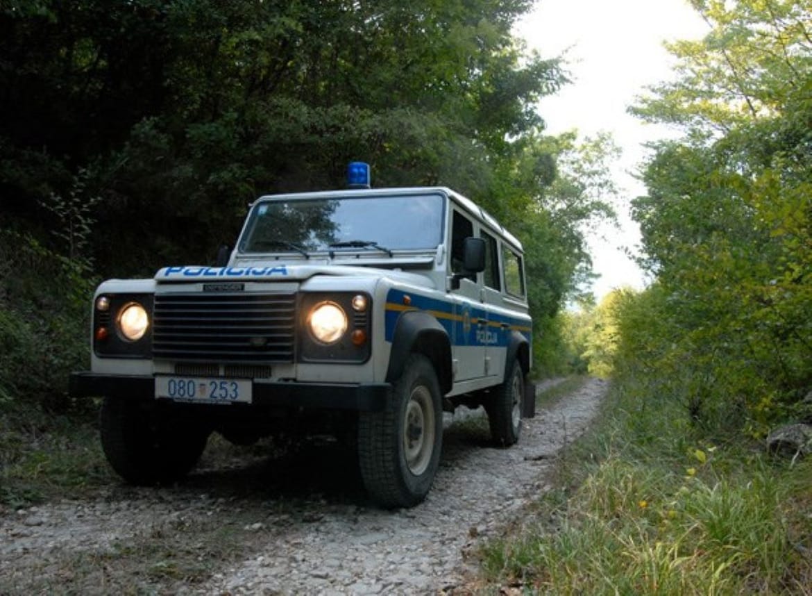 Policija u Umagu spriječila krijumčarenje Turaka kroz istarske šume prema Sloveniji