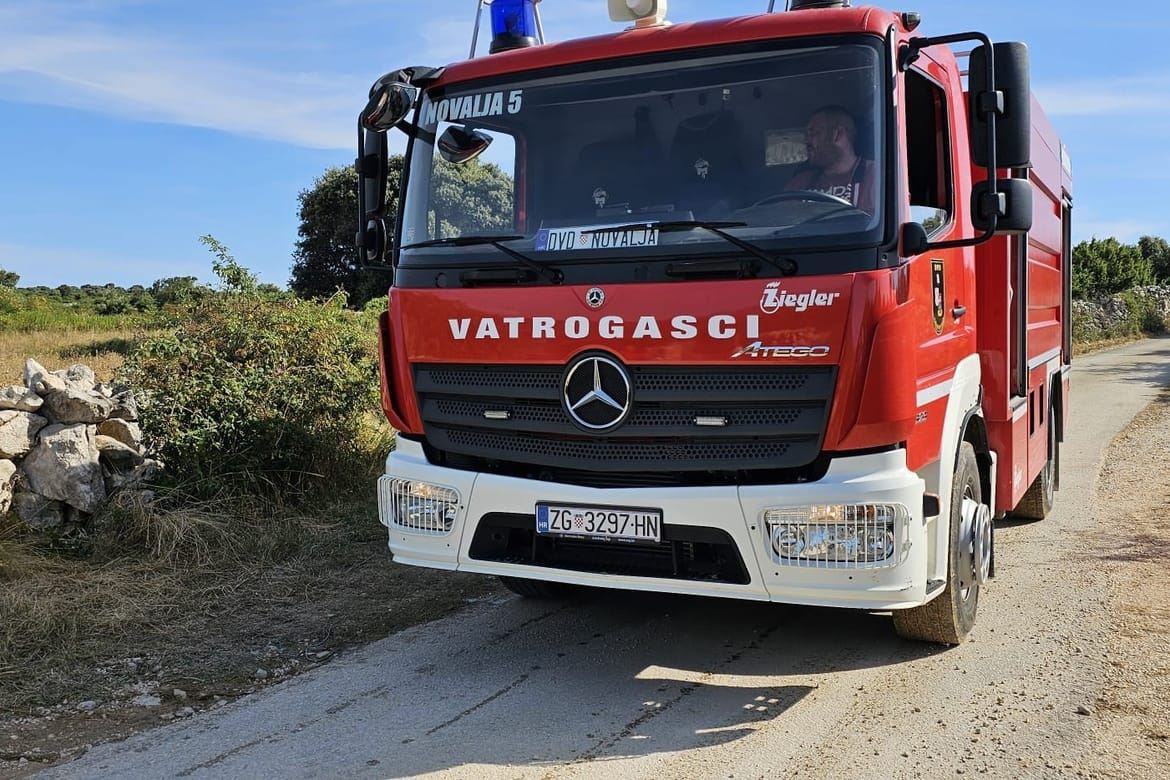 U požaru na Pagu poginuo muškarac