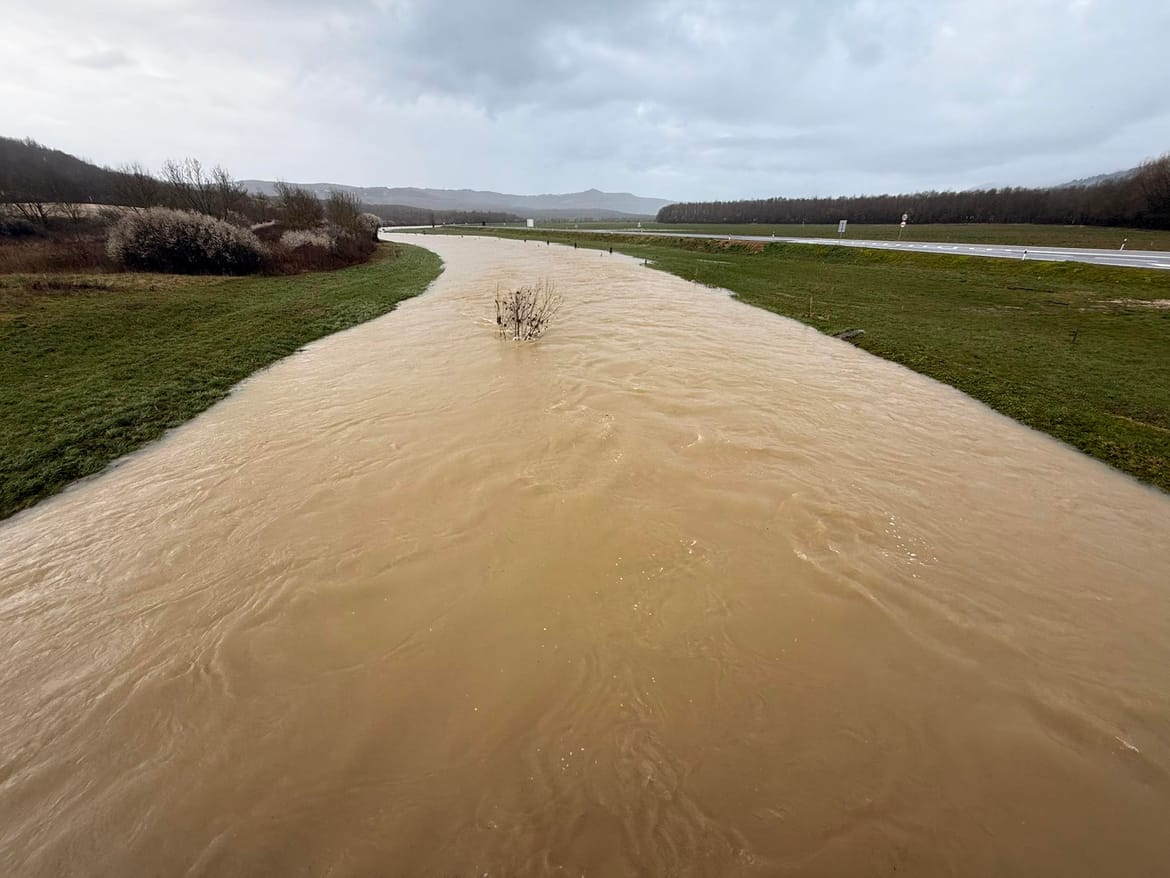 Snažni pljuskovi poplavili Istru, Mirna izišla iz korita!