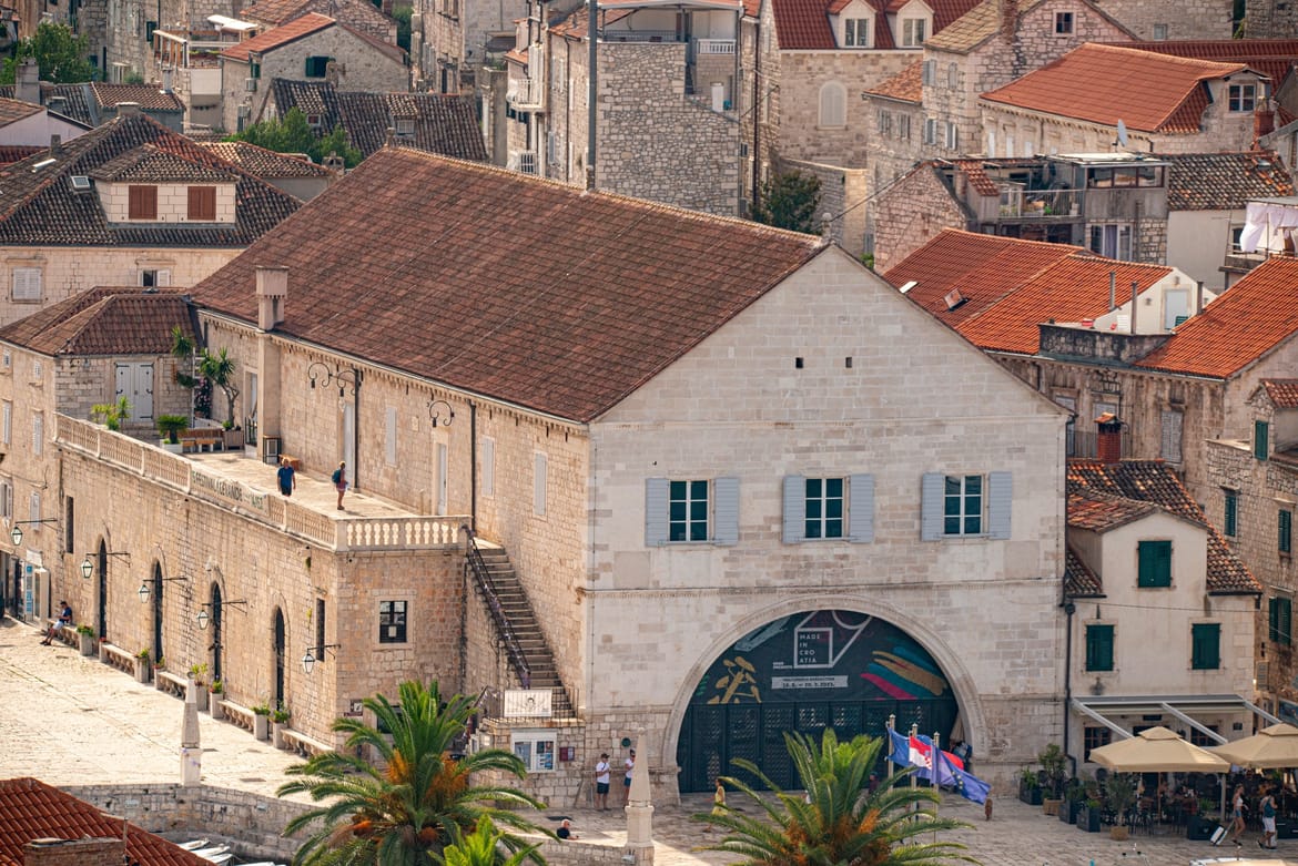 Obilježen je Svjetski dan kazališta! Najstarije javno kazalište u Europi iz davne 1612. godine nalazi se na Hvaru