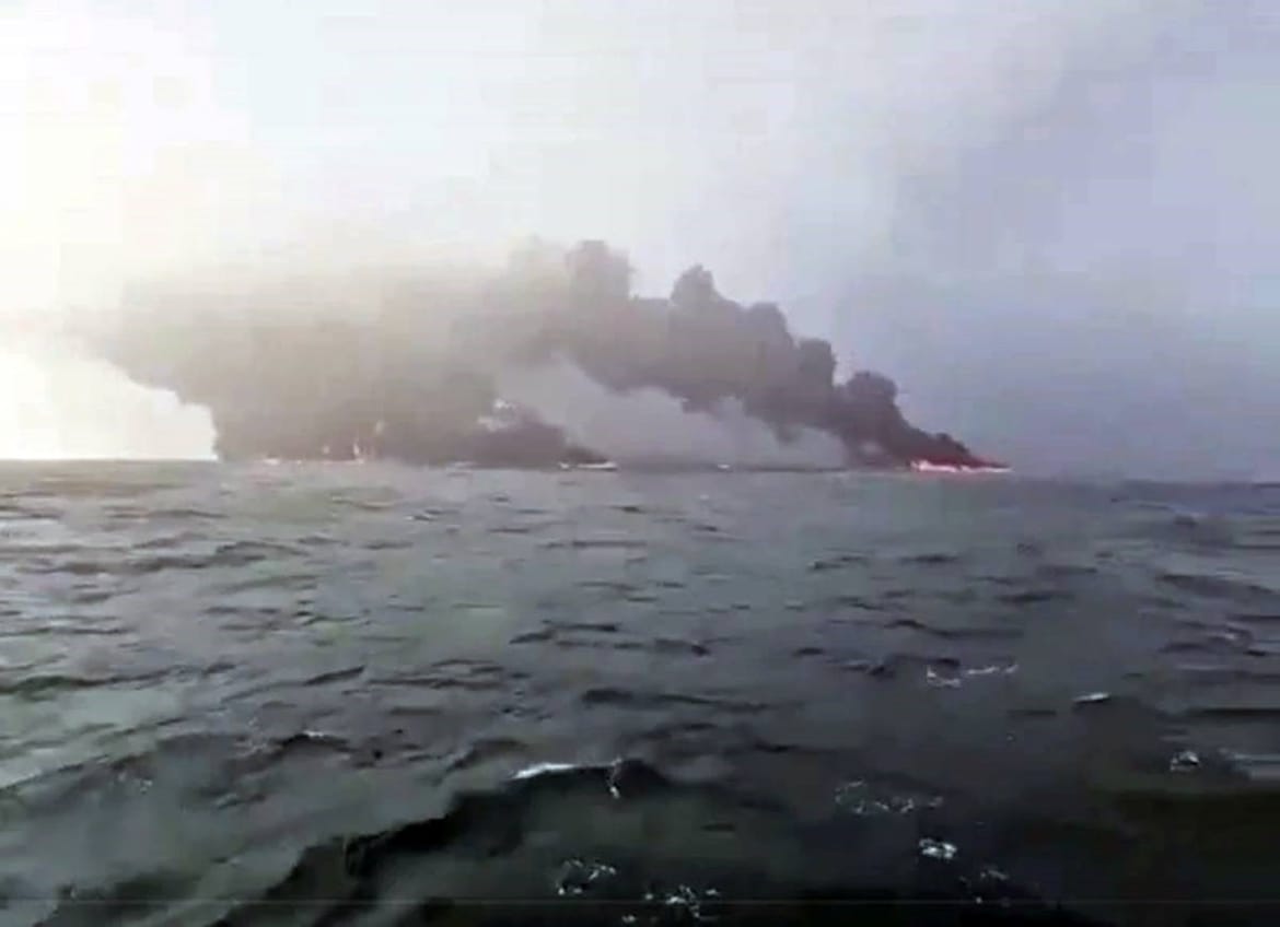 HAVARIJA U SJEVERNOM MORU Sudar tankera i kontejnerskog broda - tanker gori!