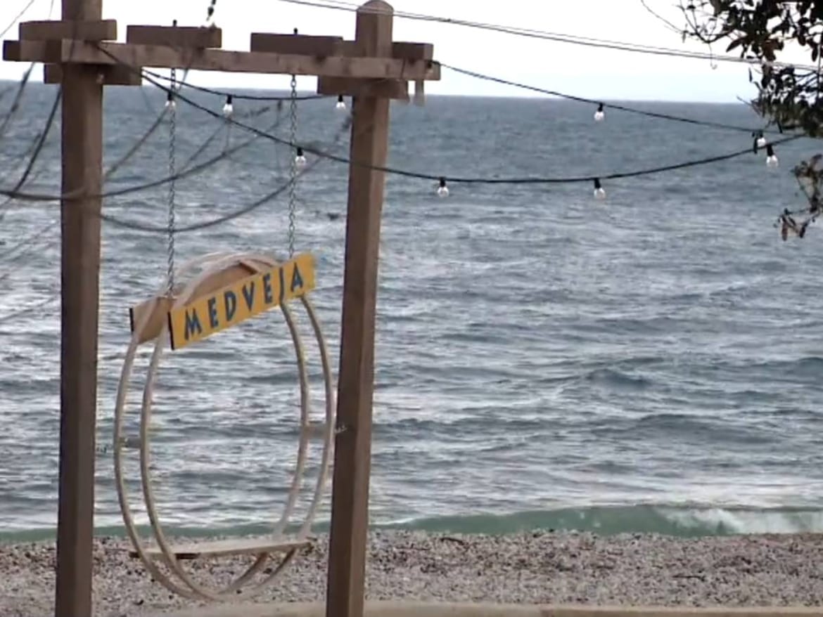 Nakon tajnog sastanka kamp kod Lovrana otkazuje rezervacije, stižu strani radnici