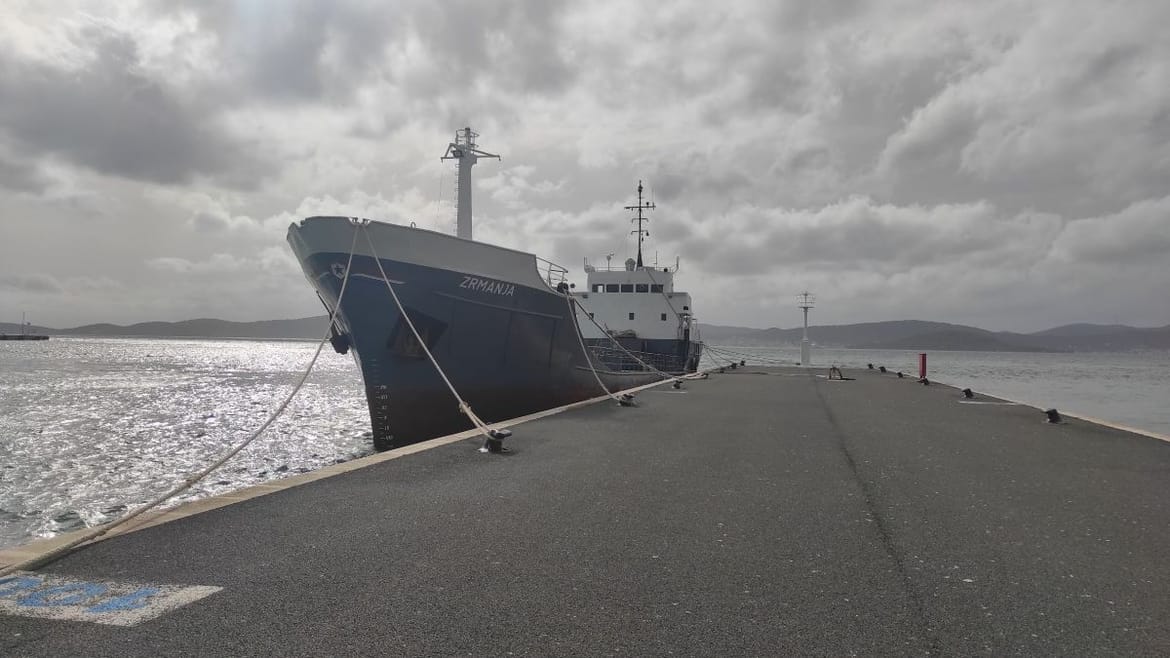 I u 2025. godini većina otoka zadarskog arhipelaga nije spojena na vodovod: "Liječnik u ambulanti pere ruke u kanti vode!"