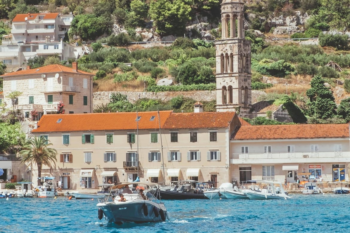 EKOLOGIJA Projekt "Mali otočni popravci" u Hvaru