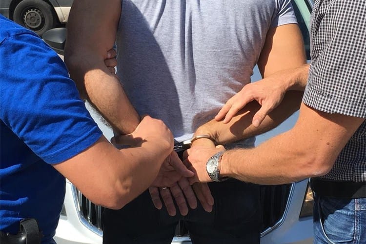 Policajac u Poreču odavao tajne podatke čovjeku koji služi zatvorsku kaznu