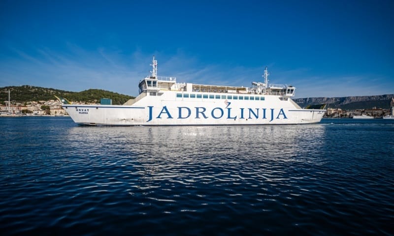 Na Jadrolinijinom trajektu "Hrvat" postavit će se komunikacijska ploča za djecu i odrasle s teškoćama