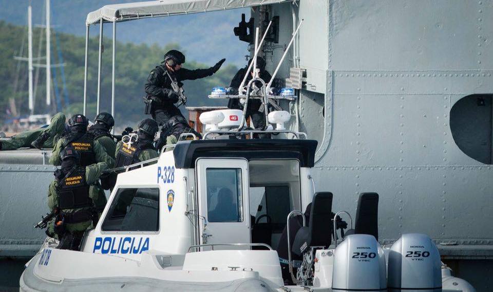 Na terenu više od 250 policajaca i specijalci; više od 40 uhićenih, među njima ima i poznatih!