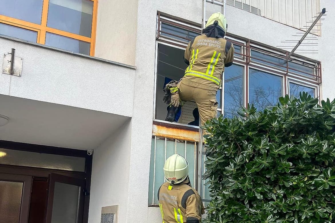 Jugo dalo posla splitskim vatrogascima - lomile se grane, padala stabla...