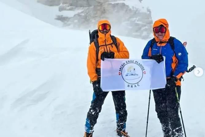 Humanitarci osvajaju jedan od najviših svjetskih vrhova – cilj je prikupiti sredstva za Dom zdravlja Supetar