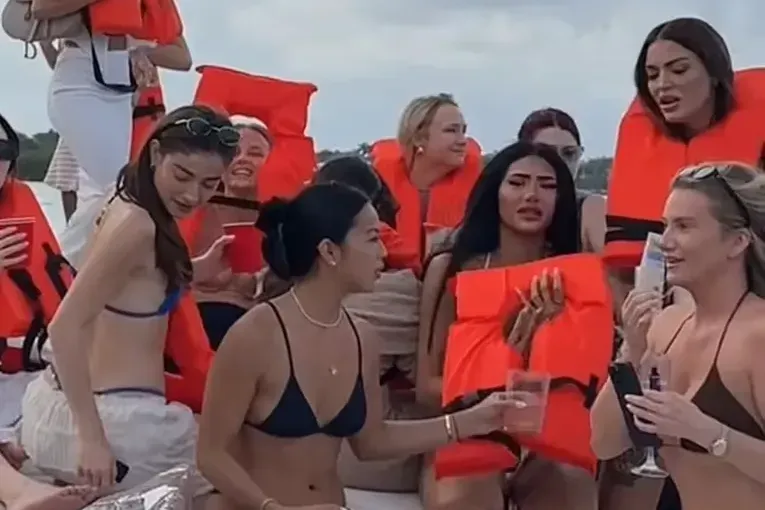 Tridesetak influencerica naguralo se na jahtu registriranu za 5 osoba, a onda je nastavala drama!