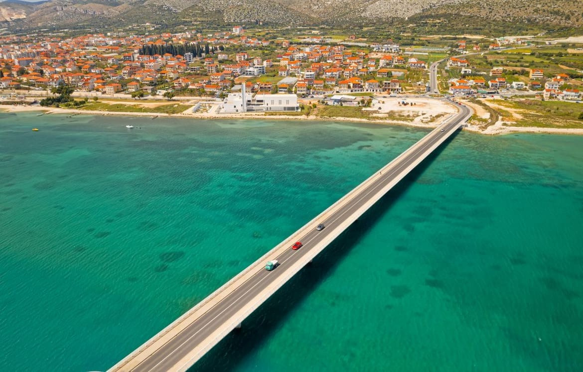 Hrvatske ceste kažnjene s gotovo 40 tisuća eura jer nisu brinule o zaštiti mora oko mosta kopno - otok Čiovo!