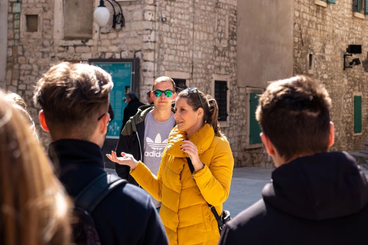 Turistički vodiči kritiziraju novi zakon i izjednačavanje stranih kolega: "Kako će vodič iz Italije tumačiti vrijeme talijanske okupacije?"