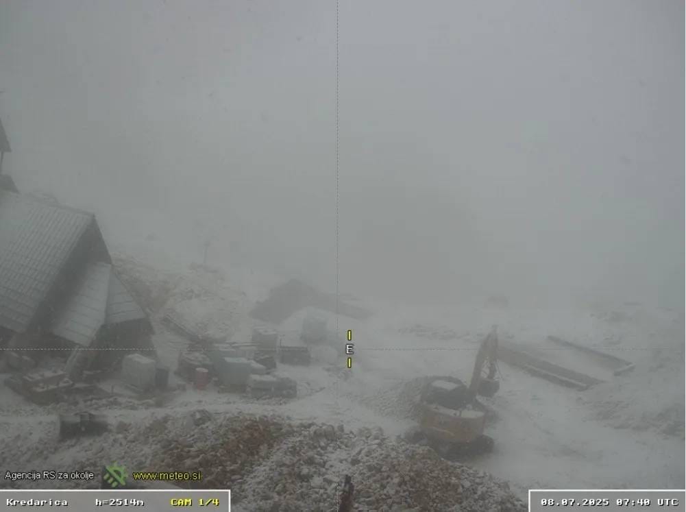 Dok se Dalmacija bori s posljedicama nevremena u Sloveniji je - pao snijeg!