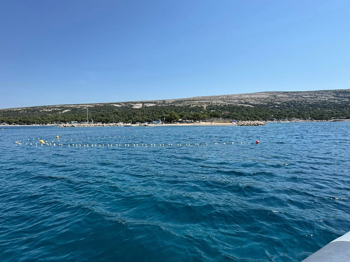 JOŠ JEDAN MAJSTOR Na Pagu noću glisirao posred kampa 35 metara od obale