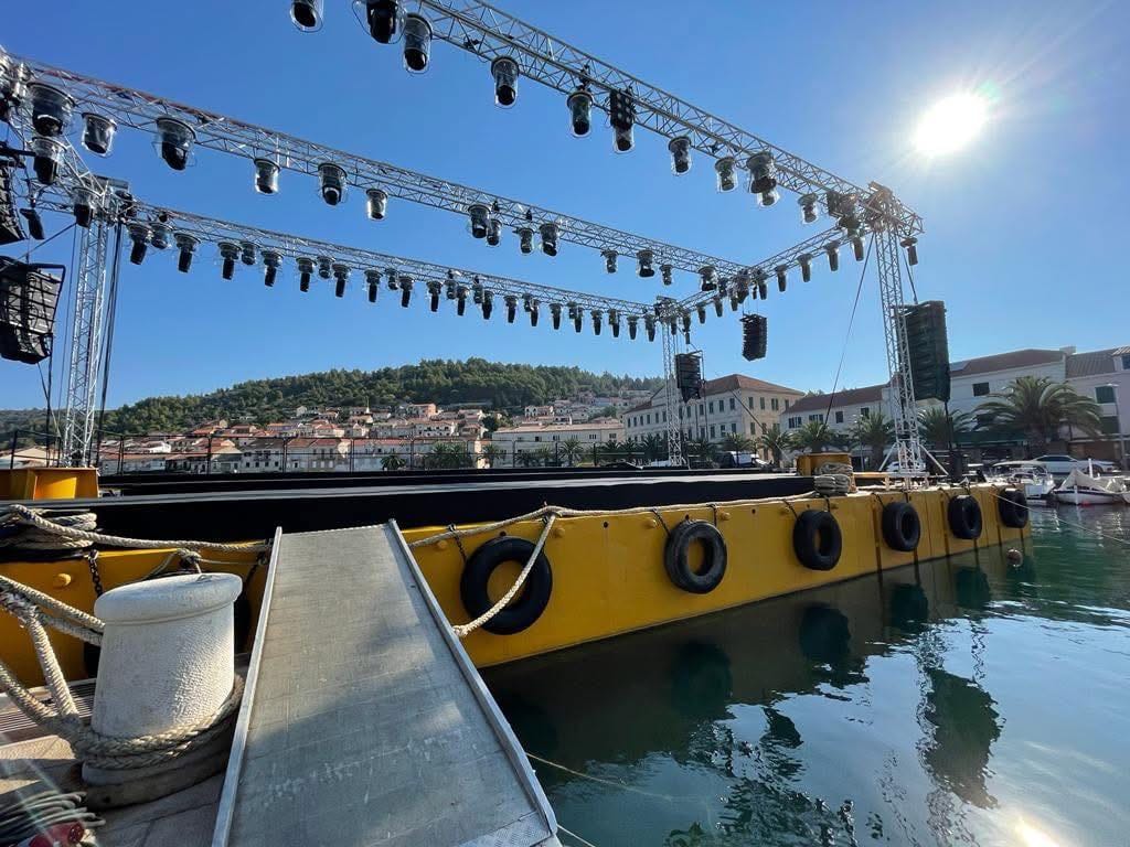 Organizatori koncerta za Olivera u Veloj Luci građanima: "Za pristup plovilima trebate propusnice"