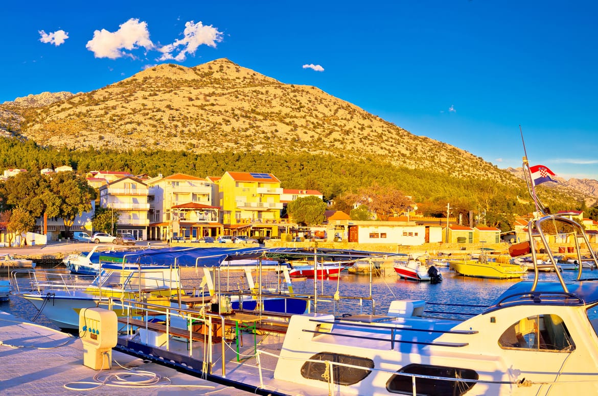 Većinom sunčano i vruće uz buru i maestral