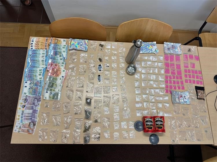 Britanka pala s drogom u Tisnom