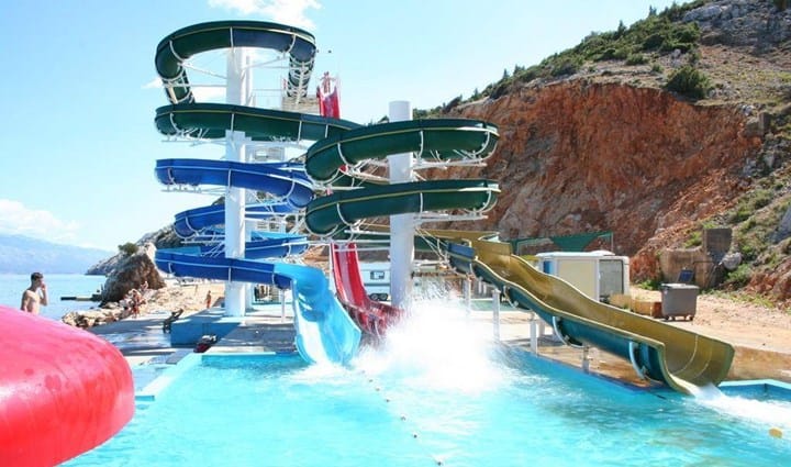 JEZIVA TRAGEDIJA Malena djevojčica je pala ocu iz naručja dok su se spuštali toboganom i poginula