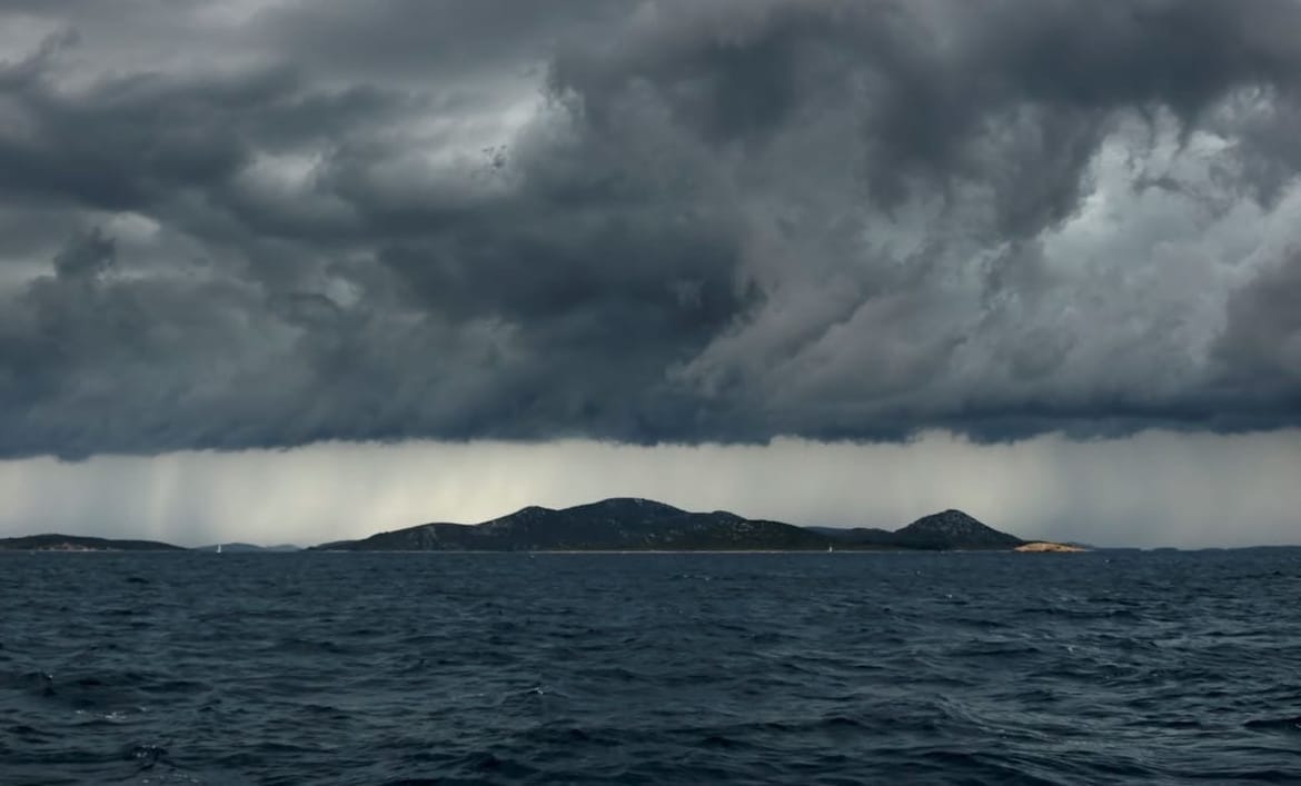 U ponedjeljak izraženi pljuskovi, grmljavina i olujni vjetar