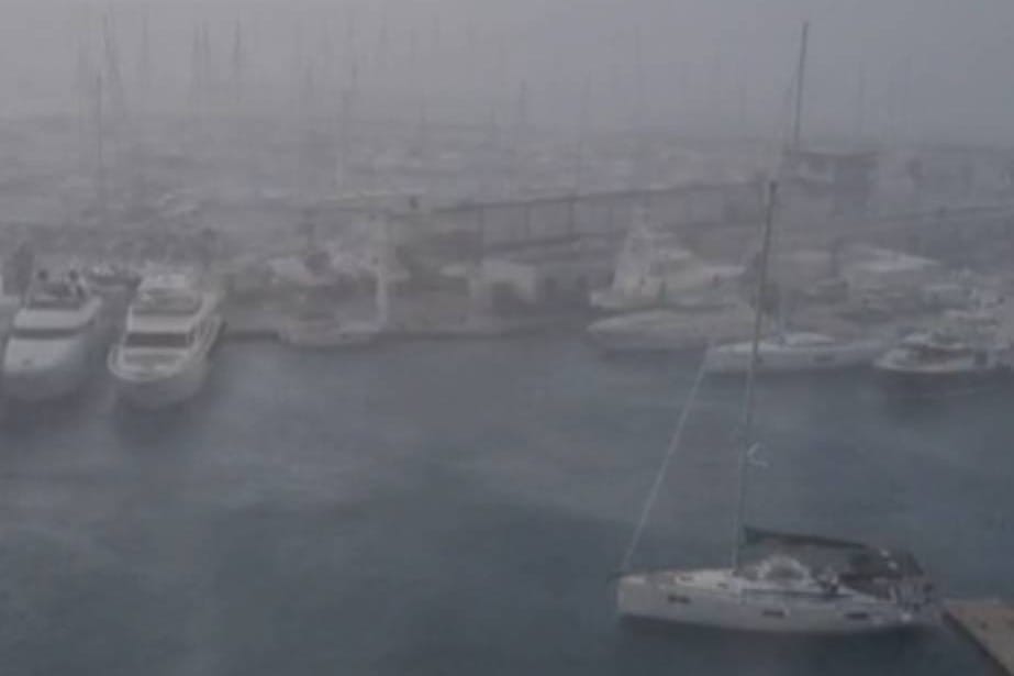 DRAMA U SPLITU Snažno nevrijeme: "Nebo se zatamnilo, na grad se spustio zid kiše i olujnog vjetra"!