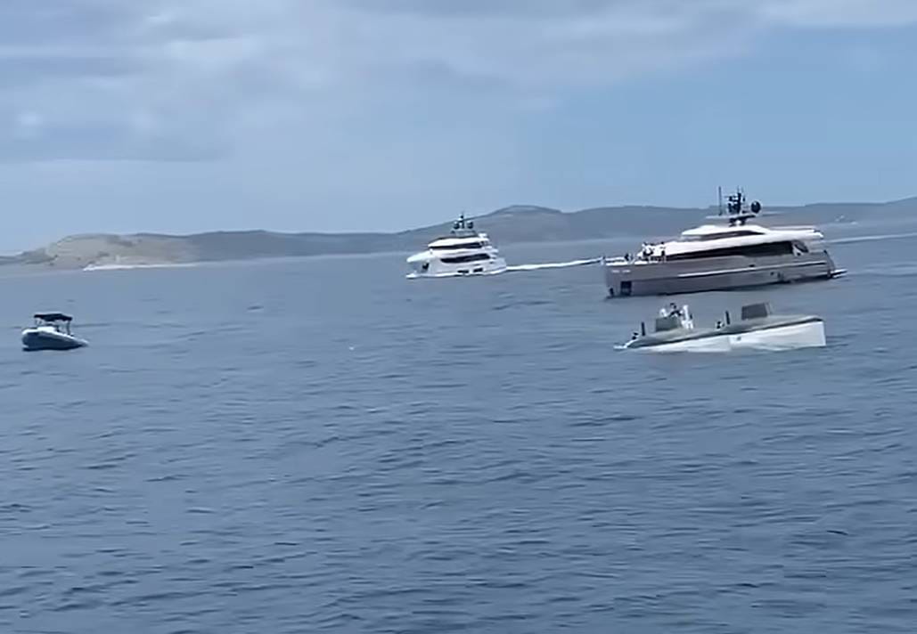 PIJAVICA Skiper katamarana koji se prevrnuo kod Kaprija: "Nisam vjerovao očima što se događa, prevrnulo nas je i putnike sam vidio kroz prozorčić"