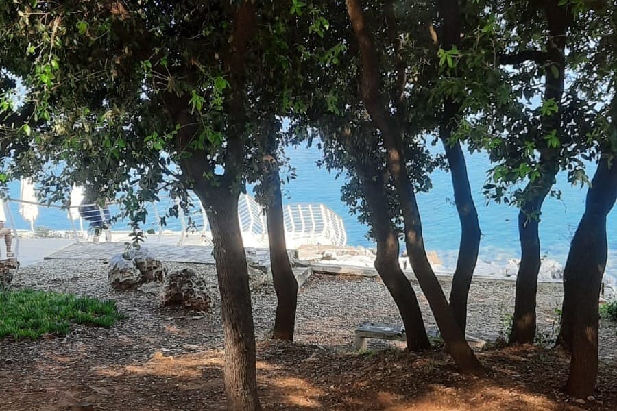 Hotel Brioni ogradom uzurpirao pomorsko dobro. Grad Pula , naložio uklanjanje u roku od tri dana