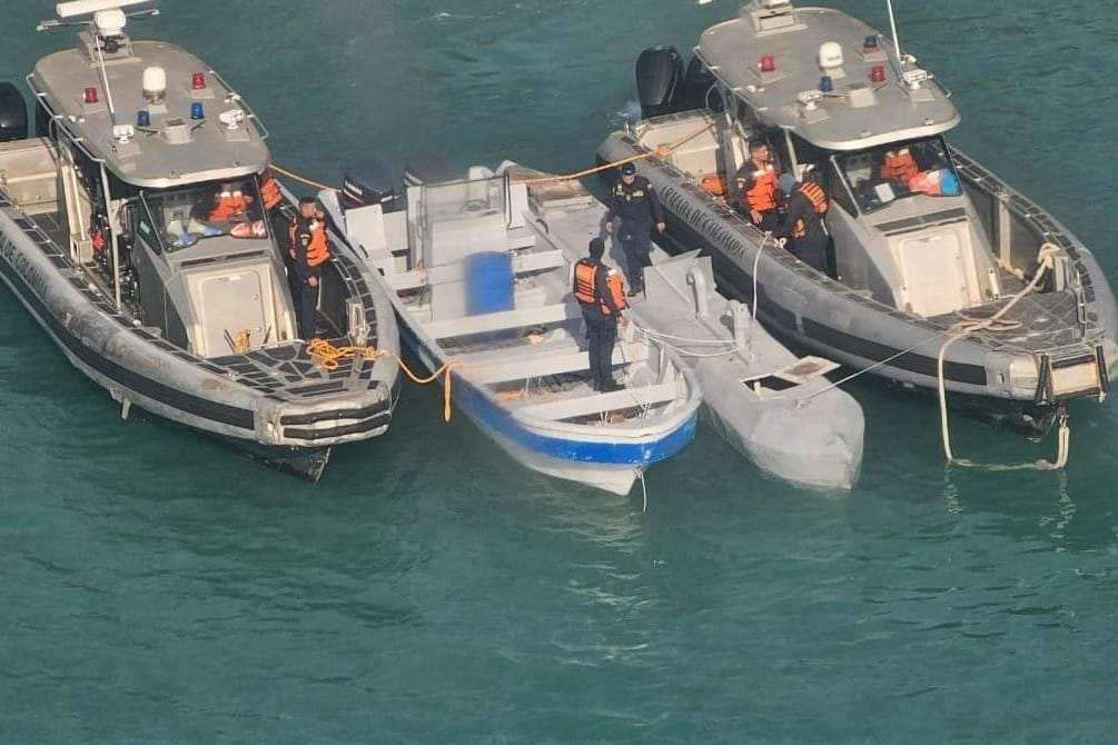 Kolumbijska policija presrela podmornicu nasred oceana - kad su zavirili unutra nisu imali nikog za vidjeti!