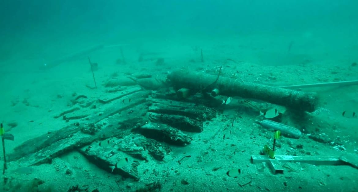 Prekooceanski jedrenjak kod Kamenjaka desetljećima se pljačkao, jer čuva vrijedan teret