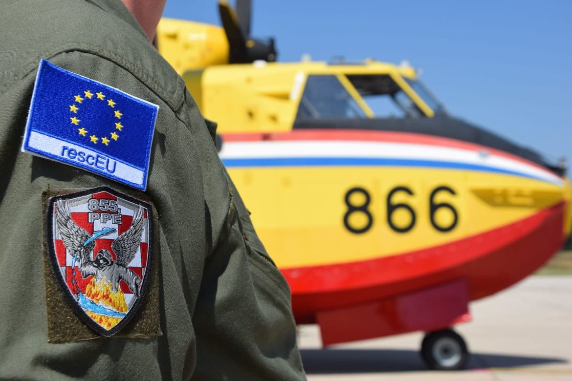 Jedan kanader upućen u pomoć u gašenju požara u Crnu Goru, očekuje se i povratak drugog iz Albanije