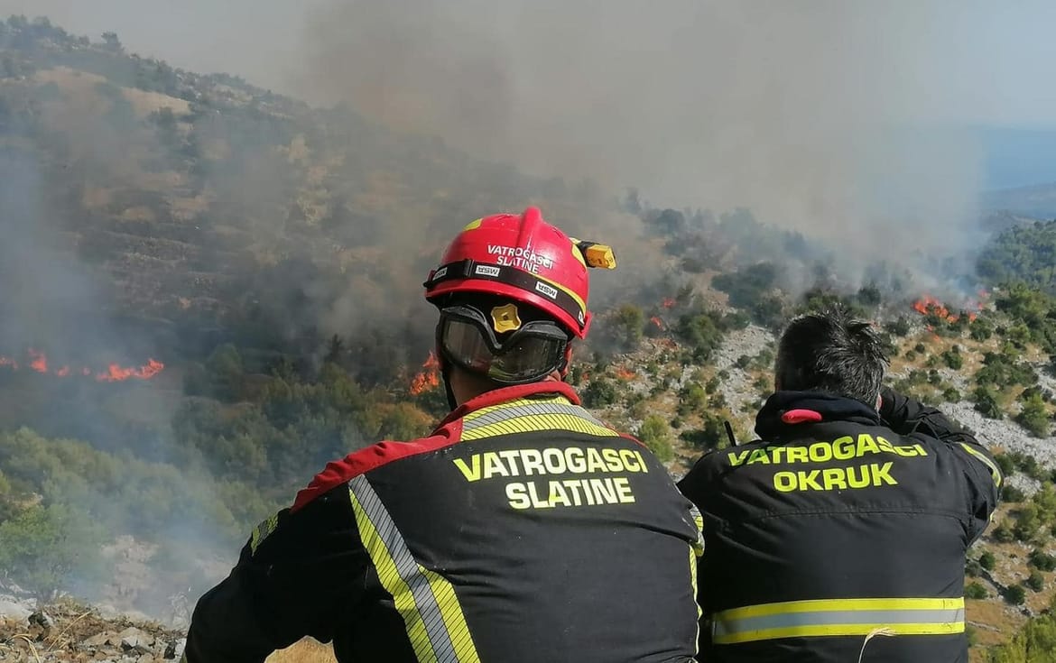 POŽAR NA ČIOVU - U pomoć pozvan i kanader