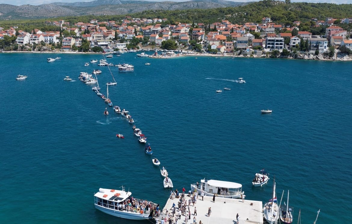 Gospa od Anđela: Slavlje i milenijska fotografija na Krapnju