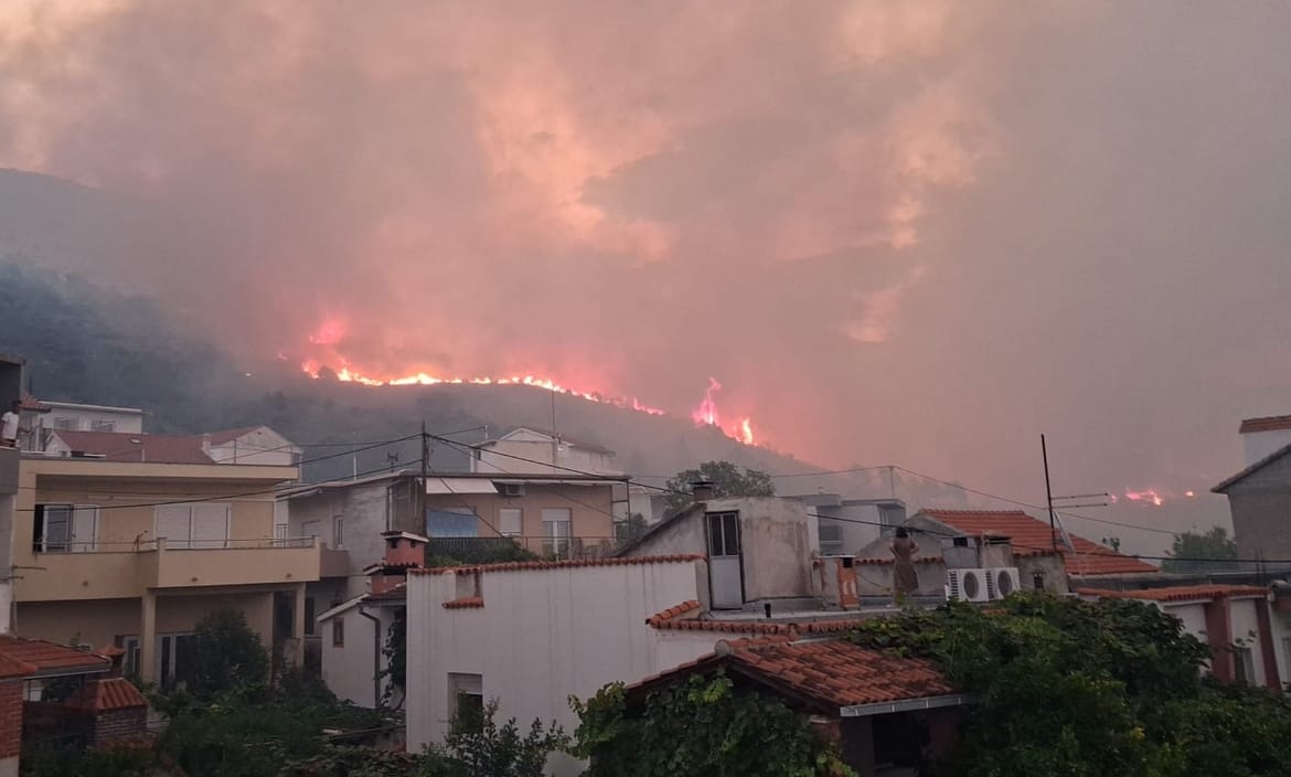 Izgorio nenastanjeni objekt - Fronta požara duga 3 km!