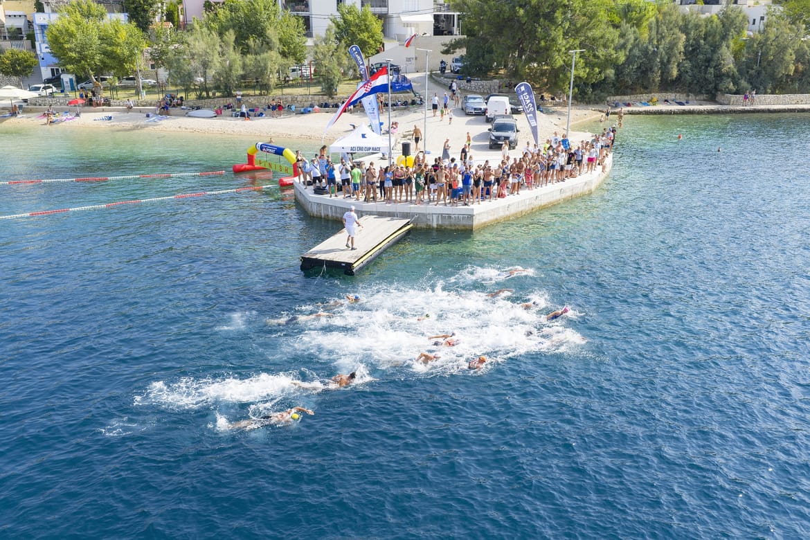 Zadrani dominantni na Štafetnom prvenstvu Hrvatske u plivanju
