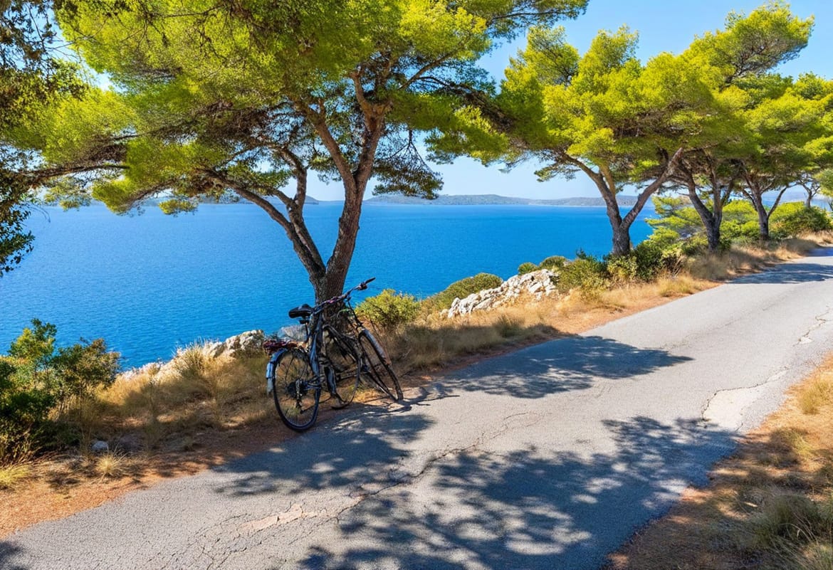 U sudaru biciklista na Krku obojica biciklista teško ozlijeđena - Još petero ozlijeđenih u prometnoj nesreći