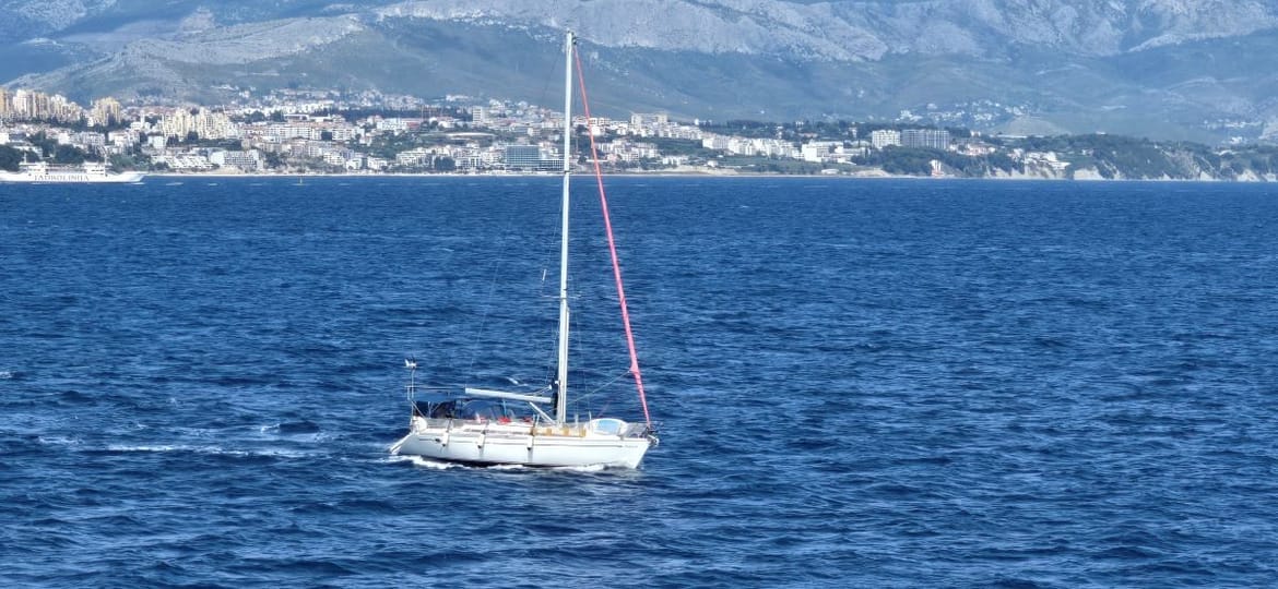 Poljaku misteriozno nestala jedrilica na Pelješcu, pronađena 30 milja dalje - na Lastovu: "Usidrio je, otišao do obale i više je nije bilo!"