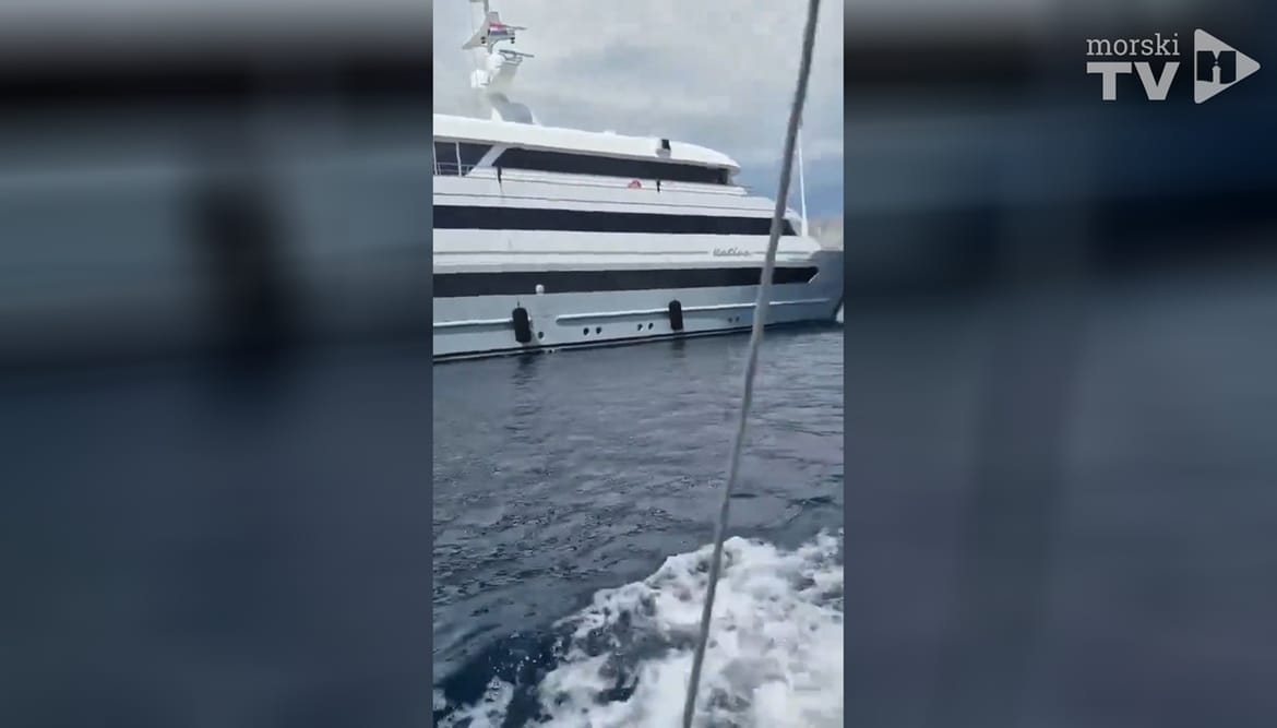 VIDEO Jedini Splićanin koji je  izišao pred brod s azbestom sada pozdravio Debeljakovu jahtu: "Još saaamo jeedan daaan!"