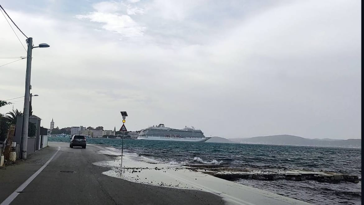 ZADRANI DOBIVAJU 700 NOVIH VEZOVA Kreće se s uređenjem obale na kojoj cestu poplavljuje more!