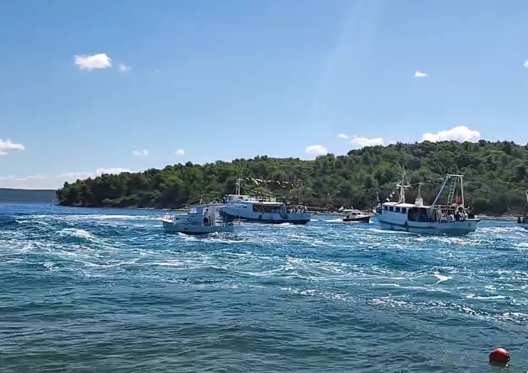 PET STOLJEĆA TRADICIJE Na otoku Ugljanu proslavljen zavjetni blagdan Gospe od Sniga