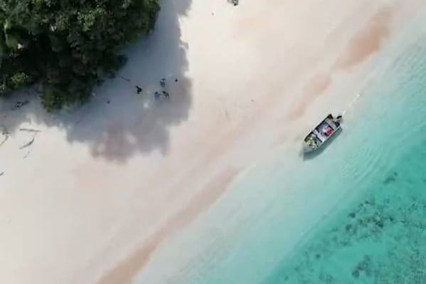 SLUČAJ DRŽAVE TUVALU: "Ako nas more proguta selimo se na internet!"