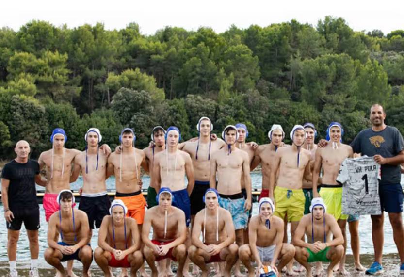 Juniori NK Istre okušali se u vaterpolu