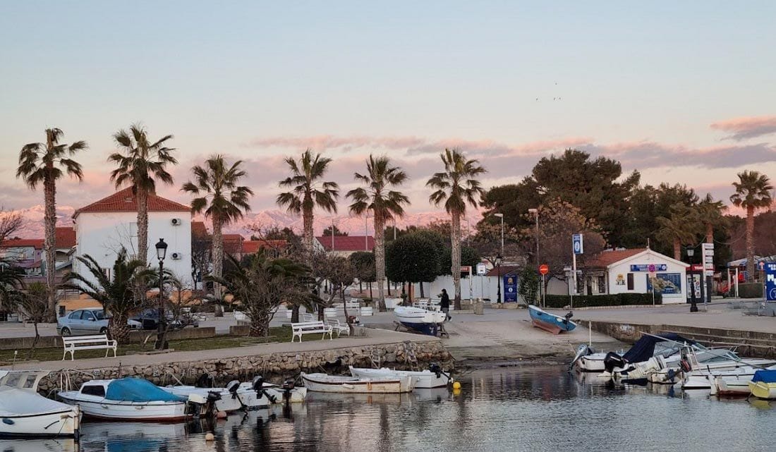 FILMSKA POTJERA NA VIRU Žena viknula: "Pljačka!" - Pokraden kombi zaštitarske tvrtke, pljačkaše lovili helikopterom!