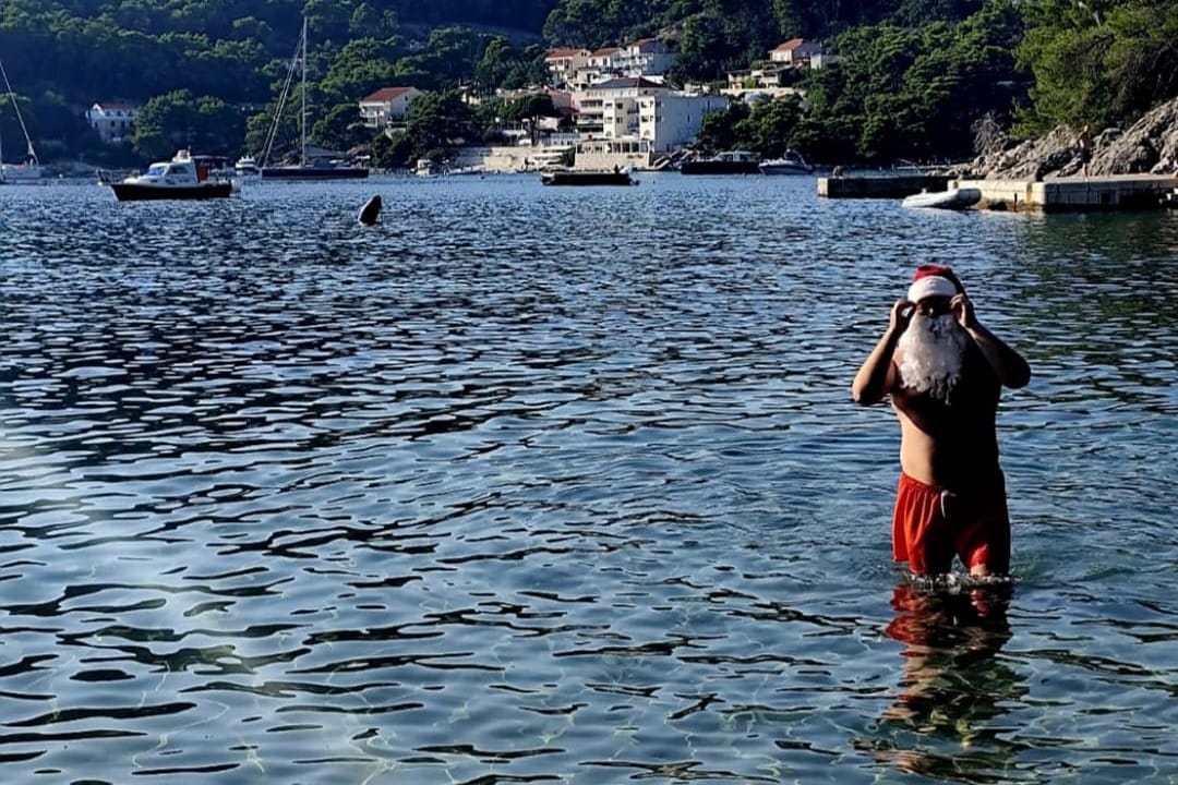 Djed Božićnjak uživa na Mljetu