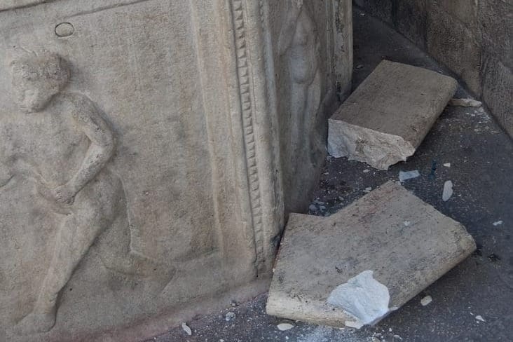 VANDALIZAM Oštećena Mala Onofrijeva fontana u srcu Dubrovnika