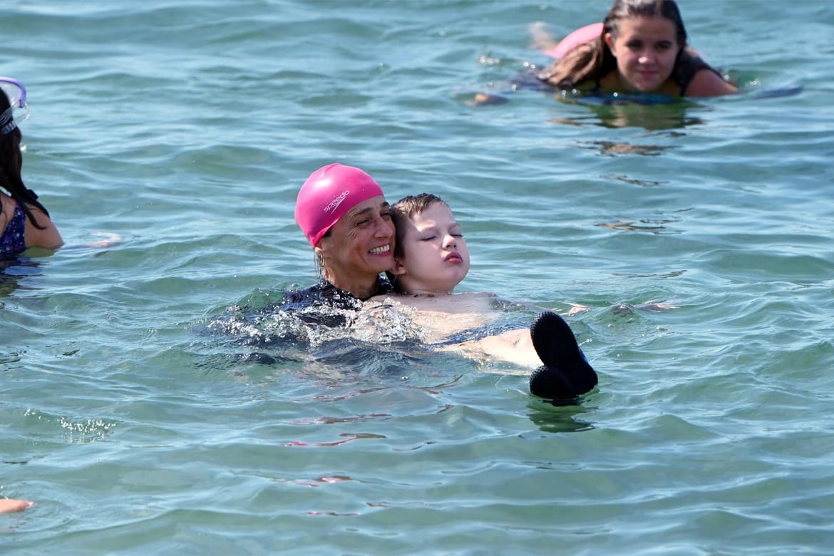 Na zadarskom Uskoku održana radionica o terapijskom plivanju