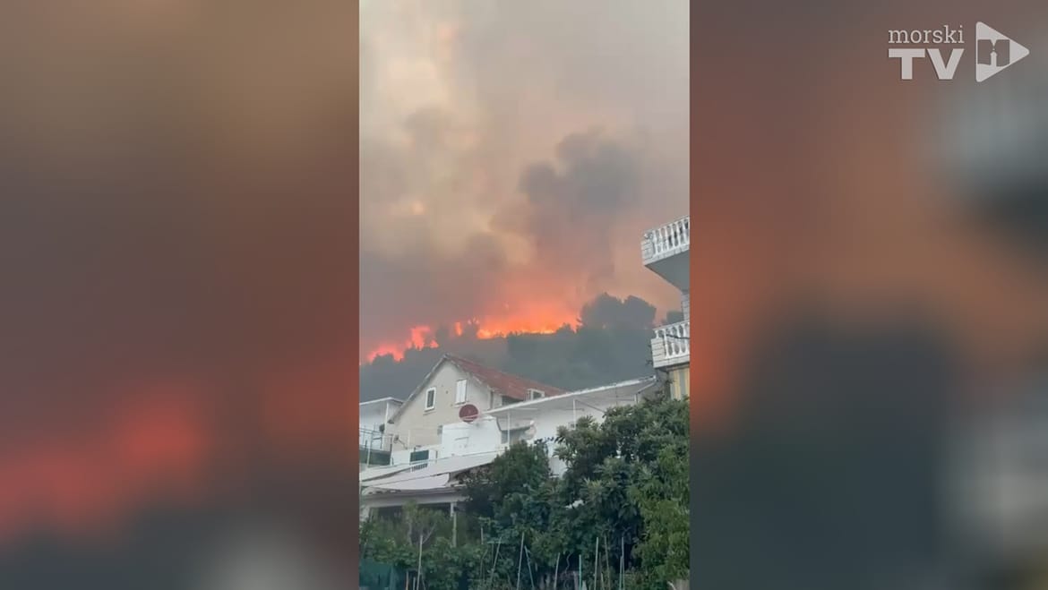 VELIKI POŽAR KOD KRILA JASENICE Gasi ga 150 vatrogasaca - Zatvorena Jadranska magistrala!