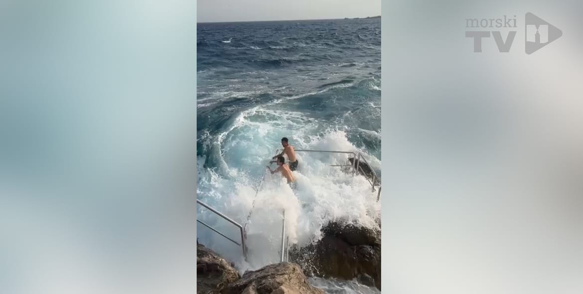 Trojica Konavljana u dramatičnim uvjetima spasili turiste koji su se slikali za društvene mreže u olujnom moru - Načelnik: "Treba njihova imena naglasiti više puta!"