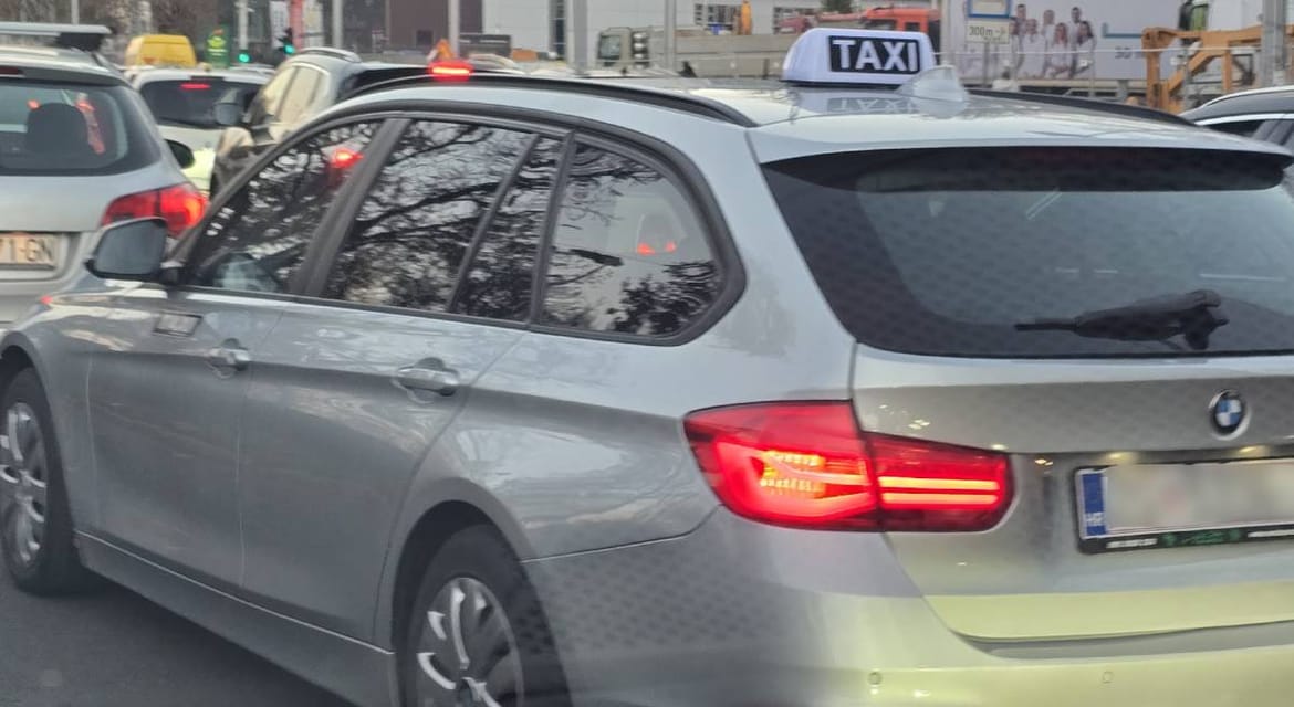 Inspektori po Splitu isključili 10 taksi vozila iz prometa, a sedmero ih je radilo bez prijave