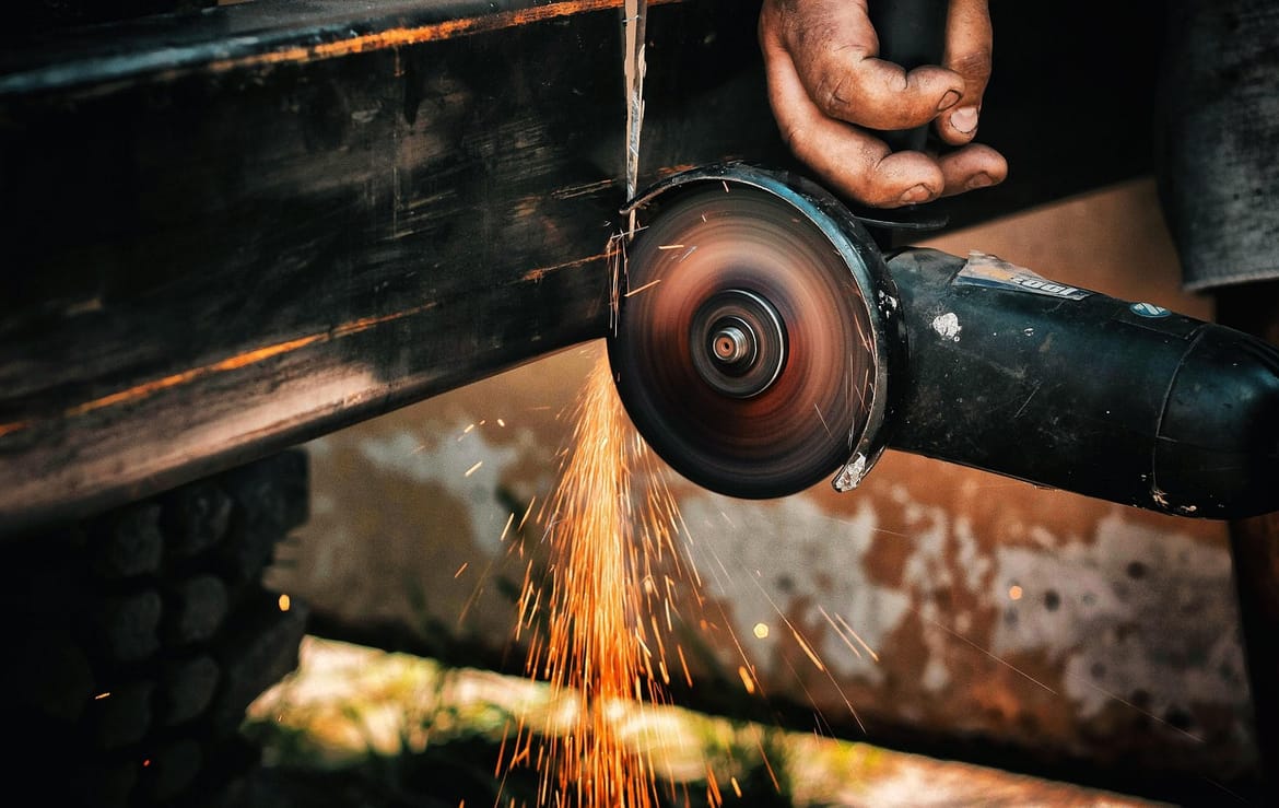 Splitska policija otkrila da je požar u Rupotinama nastao zbog brušenja metalnih cijevi i paljenja neodržavane trave