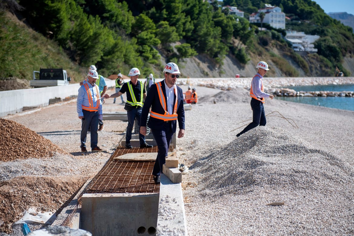 GRAD SPLIT: "Radovi na šetnici Duilovo – Stobreč u punom su jeku, more i obala bit će zaštićeniji, a uređujemo i plažu!"